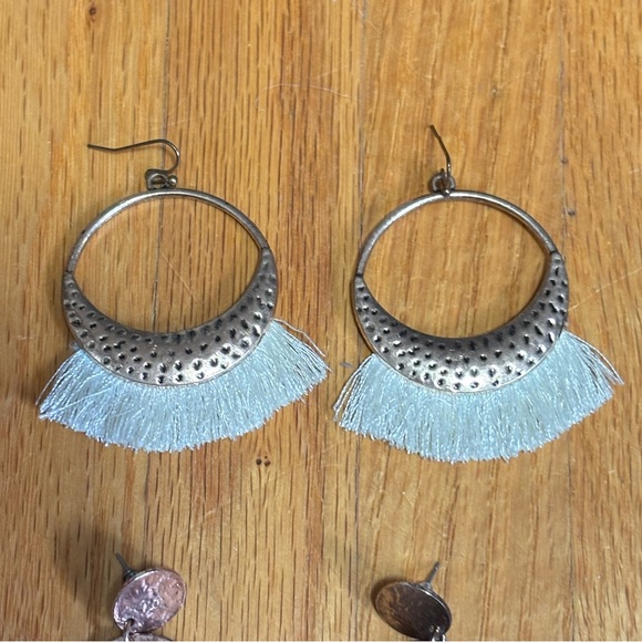 🚨4X$25🚨 Mixed Color Earring Set - Picture 2 of 7